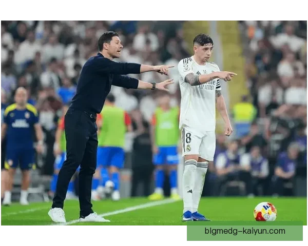 巴尔韦德与琼阿梅尼展开赛季最佳中场之争，表现值得关注