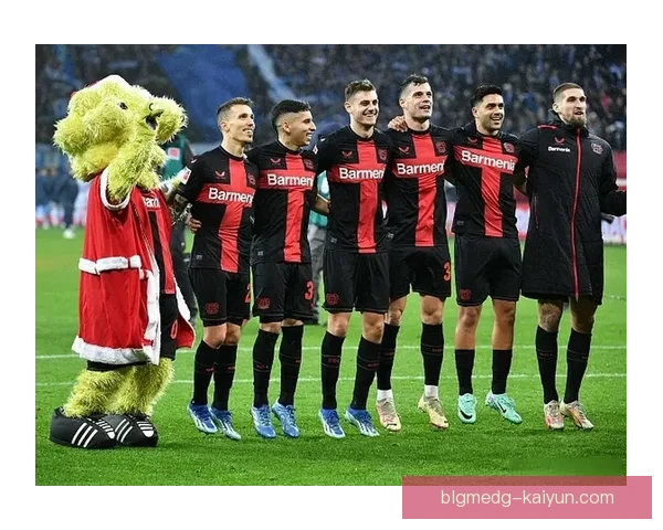 德甲滕哈赫表现稳健，球队竞争力增强引人关注